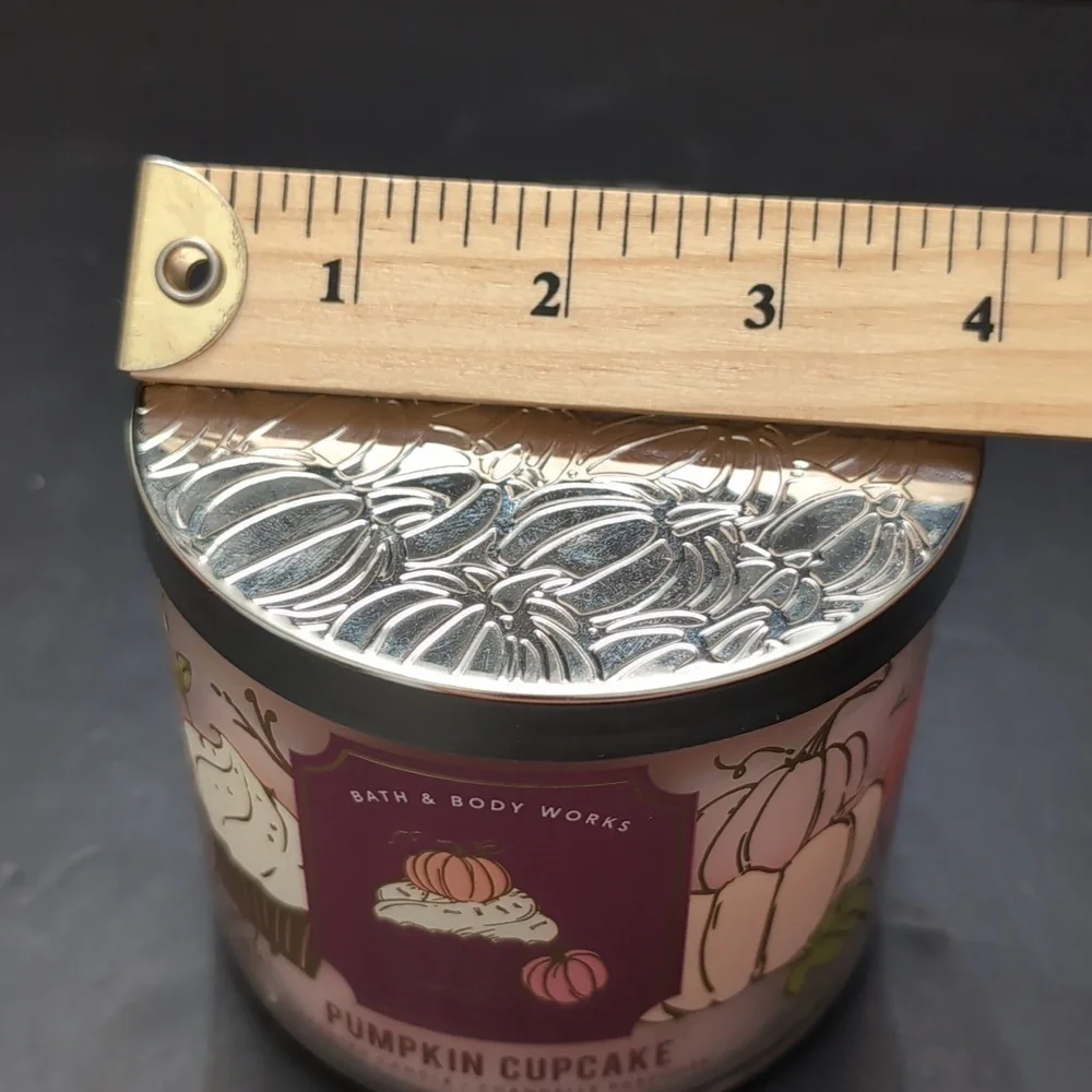 NWOT,Bath & Body Works Pumpkin Cupcake 3 Wick Candle. - Picture 8 of 9